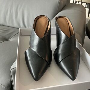 Calvin Klein 6.5 Black Gilliana pump 3 inch heel